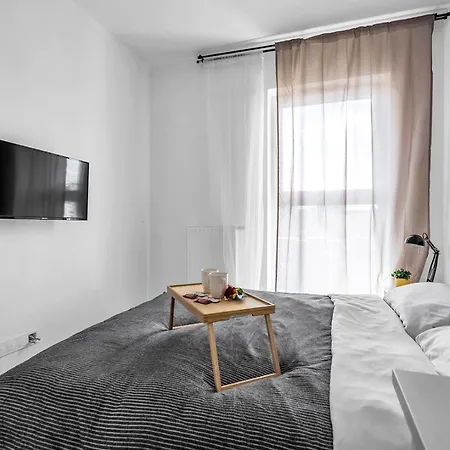 Rondo Daszynskiego N1 - Parking, 8th Floor, View, Subway - By Rentujemy Apartman
