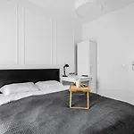 Apartman Rondo Daszynskiego N1 - Parking, 8th Floor, View, Subway - By Rentujemy Varsó