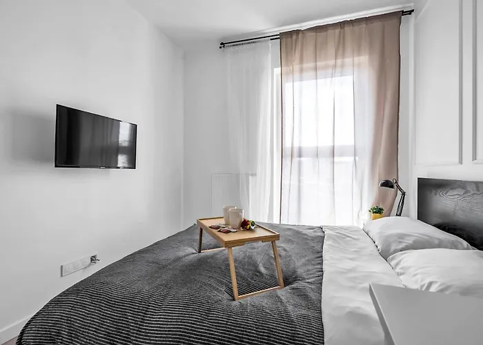 Rondo Daszynskiego N1 - Parking, 8th Floor, View, Subway - By Rentujemy Apartment